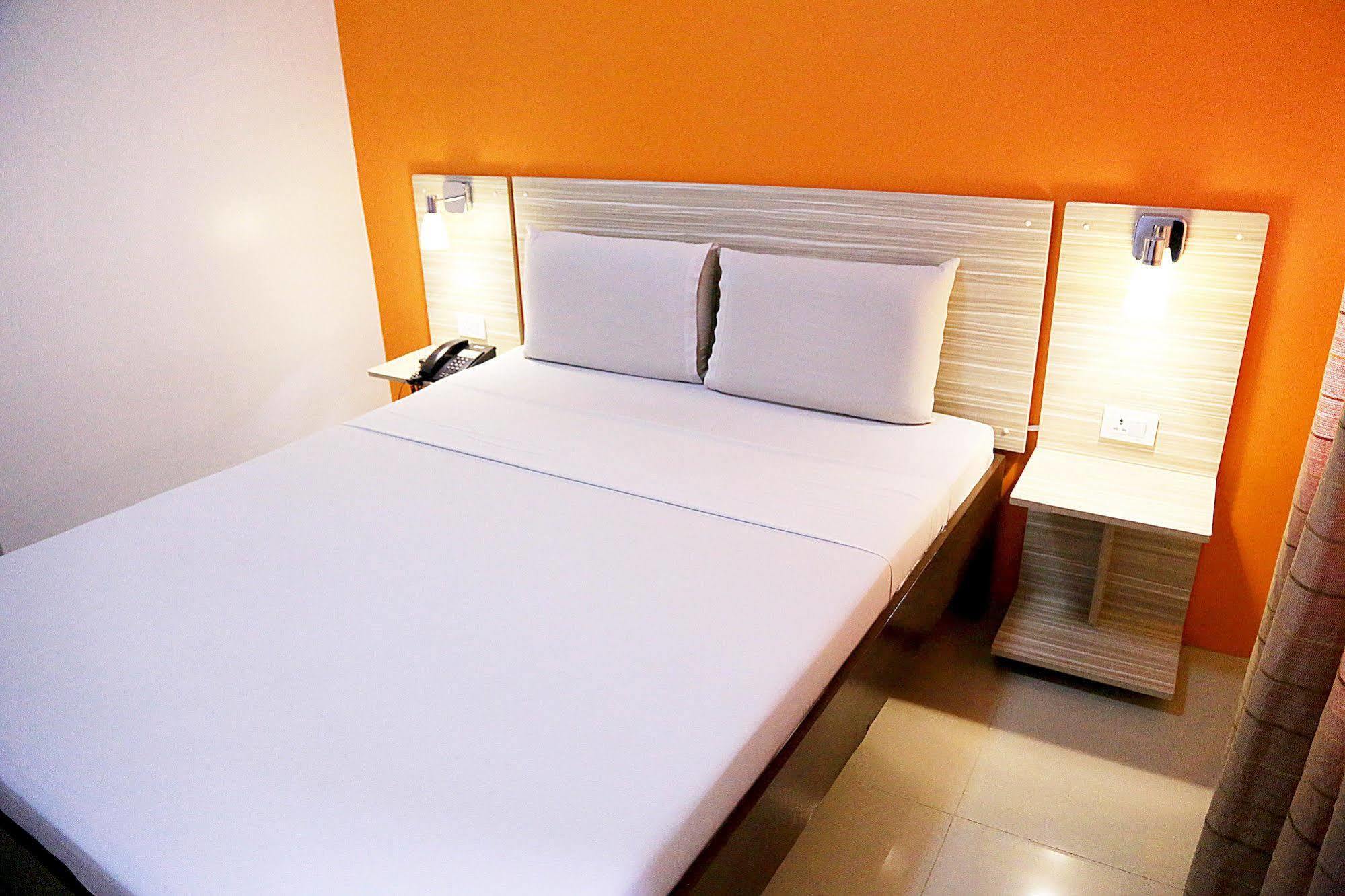 Travelbee Business Inn Cebu Extérieur photo